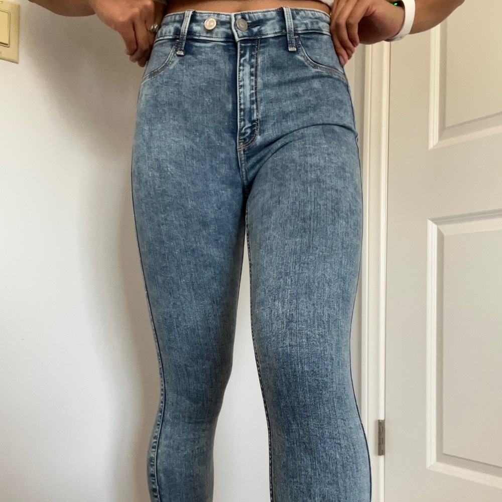 Hollister High-Rise Crop Jean Leggings